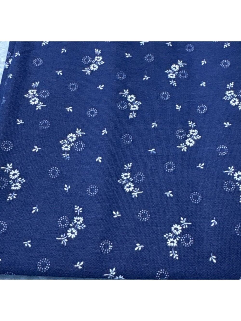 Navy Blue Fat Quarter Cotton Fabric 18x22"White Floral Design Sewing Quilting Ma